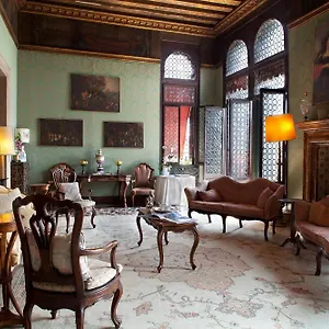 Palazzetto Pisani Grand Canal Venezia